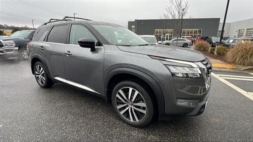 2024 Nissan Pathfinder Platinum