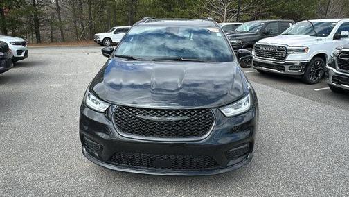 2023 Chrysler Pacifica Hybrid Limited