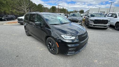 2023 Chrysler Pacifica Hybrid Limited