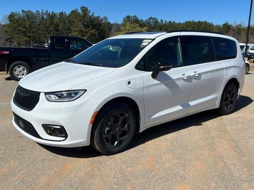 2025 Chrysler Pacifica Hybrid Select