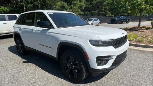 2025 Jeep Grand Cherokee Laredo