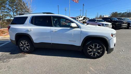 2023 GMC Acadia SLT