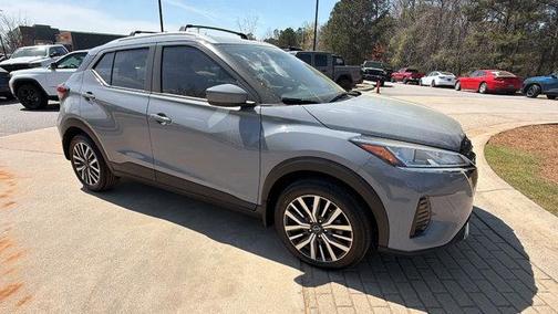 Boulder Gray Metallic 2024 Nissan Kicks SV