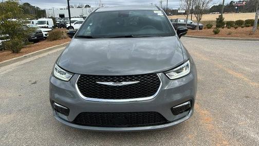 2025 Chrysler Pacifica Hybrid Select