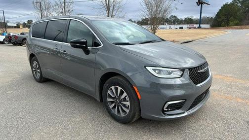 2025 Chrysler Pacifica Hybrid Select