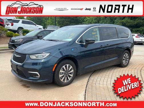 2023 Chrysler Pacifica Hybrid Touring L