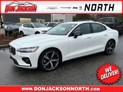 2024 Volvo S60 B5 Core Dark Theme