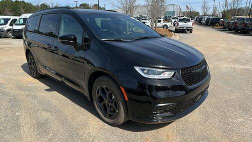 2025 Chrysler Pacifica Hybrid Select