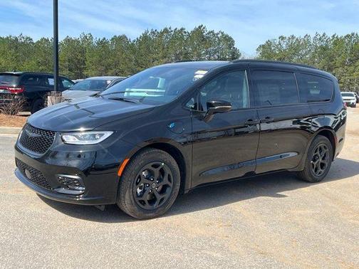 2025 Chrysler Pacifica Hybrid Select