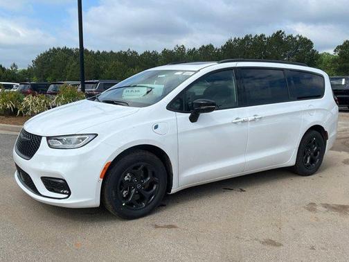 2025 Chrysler Pacifica Hybrid Select