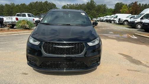 2025 Chrysler Pacifica Hybrid Select