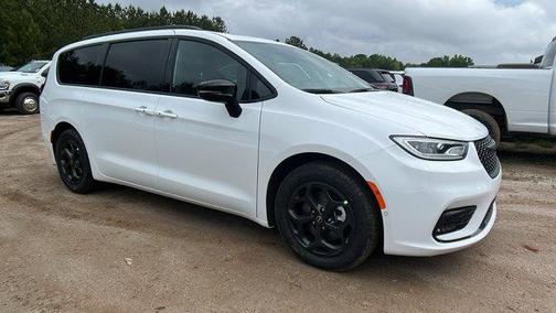 2025 Chrysler Pacifica Hybrid Select
