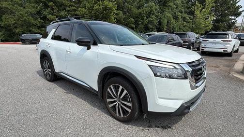 White / Black 2025 Nissan Pathfinder Platinum