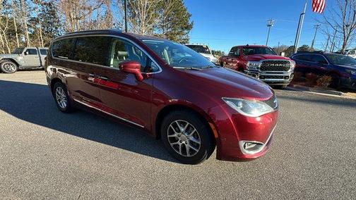 2020 Chrysler Pacifica Touring-L