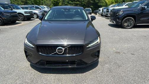 2024 Volvo S60 B5 Core Dark Theme