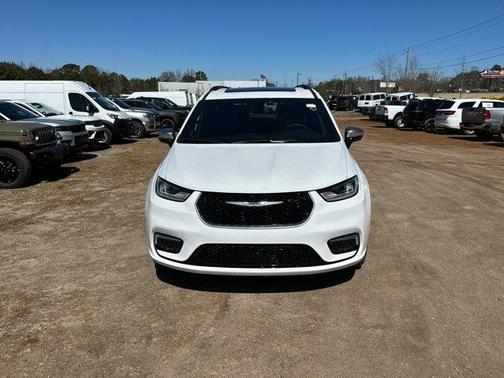 2025 Chrysler Pacifica Pinnacle