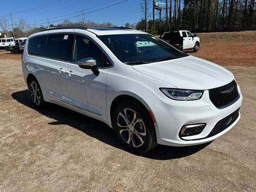 2025 Chrysler Pacifica Pinnacle
