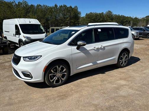 2025 Chrysler Pacifica Pinnacle