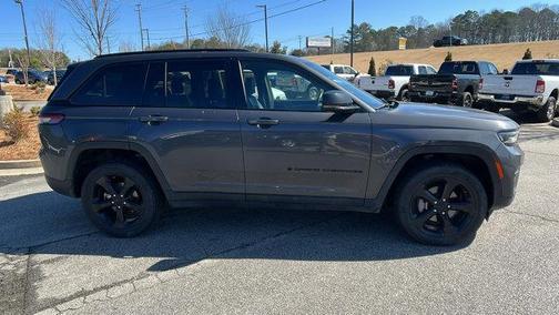 2022 Jeep Grand Cherokee Altitude