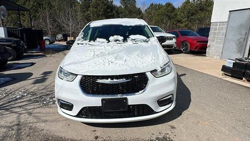 2024 Chrysler Pacifica Touring-L