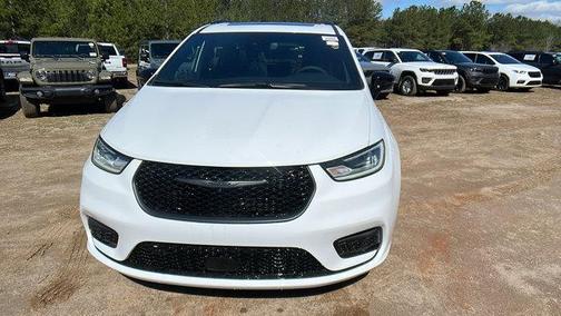 2025 Chrysler Pacifica Hybrid Select