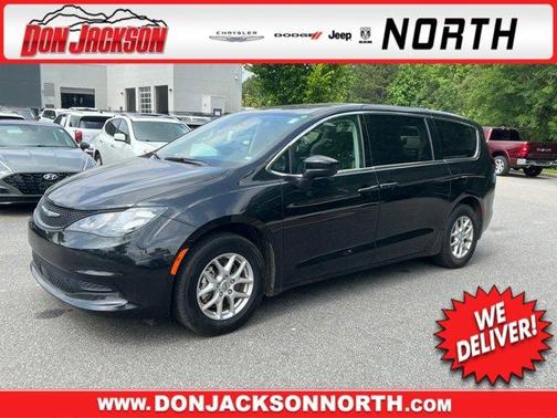 2022 Chrysler Voyager LX