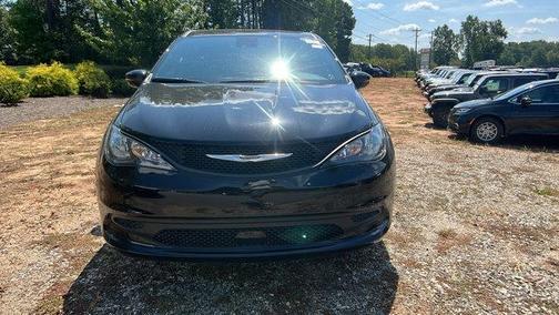 2026 Chrysler Voyager LX