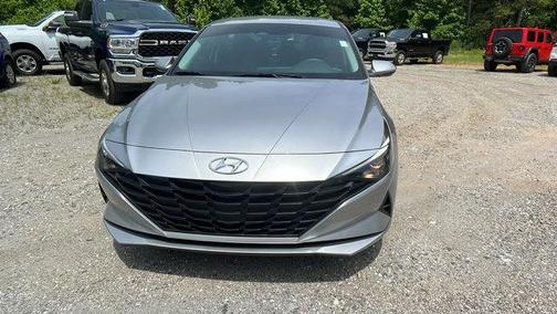 2023 Hyundai ELANTRA SE