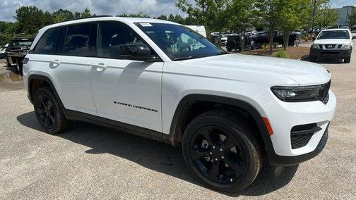 2025 Jeep Grand Cherokee Laredo