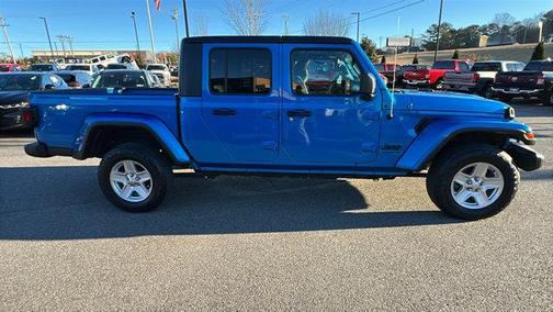 2022 Jeep Gladiator Sport