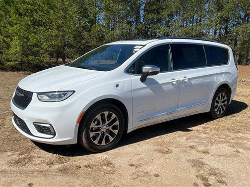 2025 Chrysler Pacifica Hybrid Pinnacle