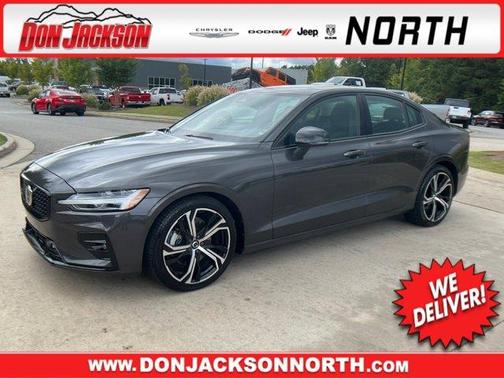 2024 Volvo S60 B5 Core Dark Theme