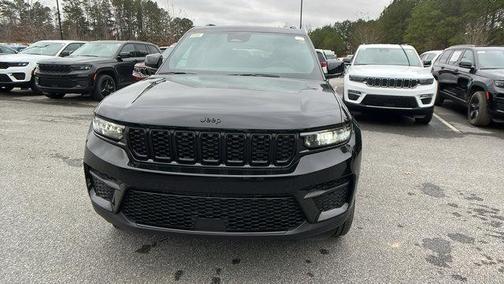 2025 Jeep Grand Cherokee Laredo