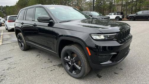 2025 Jeep Grand Cherokee Laredo