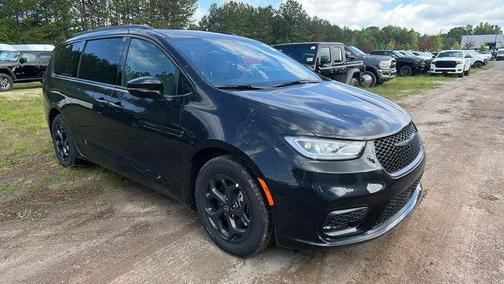 2025 Chrysler Pacifica Hybrid Select