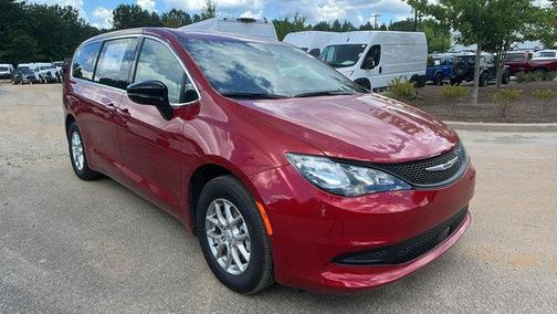 2025 Chrysler Voyager LX