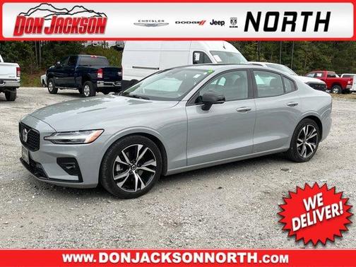 2024 Volvo S60 B5 Core Dark Theme