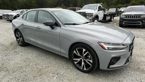 2024 Volvo S60 B5 Core Dark Theme