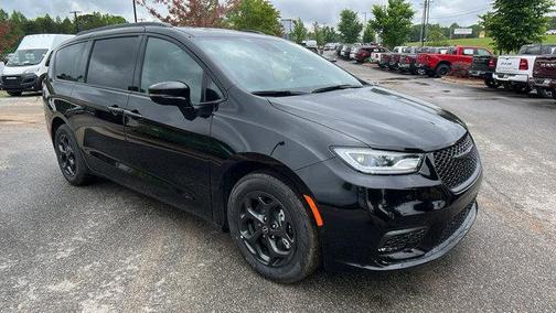 2025 Chrysler Pacifica Hybrid Select