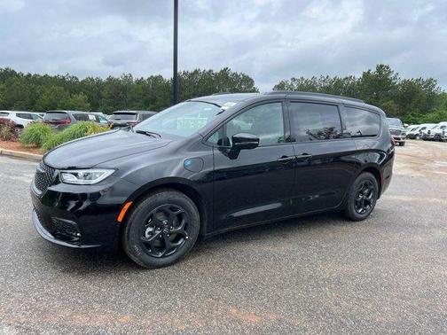 2025 Chrysler Pacifica Hybrid Select