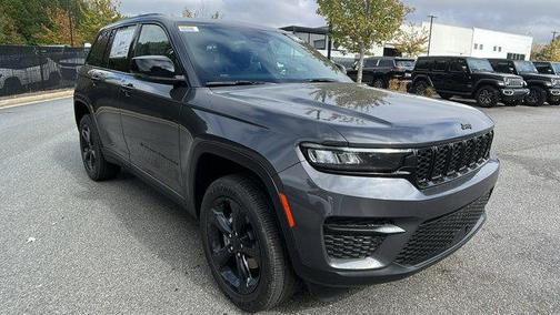 2025 Jeep Grand Cherokee Laredo