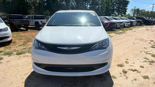 2026 Chrysler Voyager LX