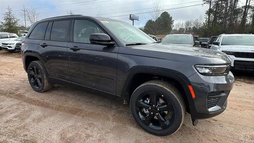 2025 Jeep Grand Cherokee Laredo