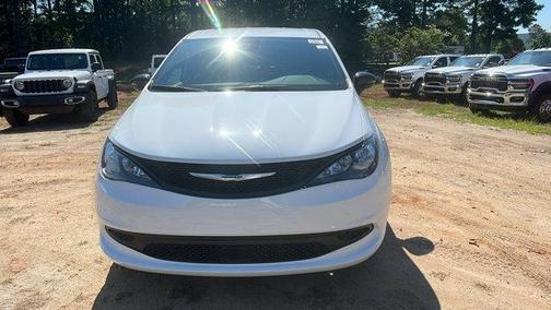 2026 Chrysler Voyager LX