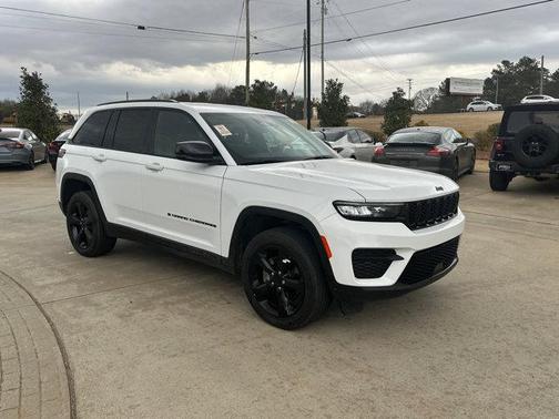 2024 Jeep Grand Cherokee Laredo