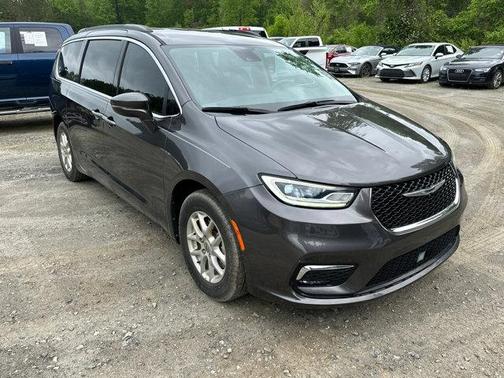 2022 Chrysler Pacifica Touring-L