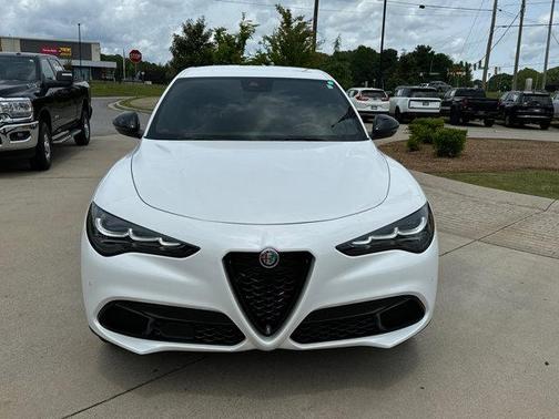2024 Alfa Romeo Stelvio Base