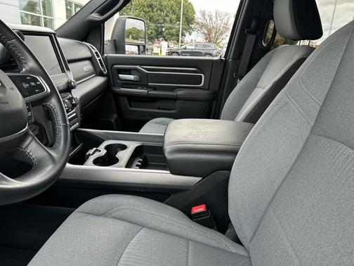 2024 RAM 3500 Big Horn Crew Cab 4x4 8' Box