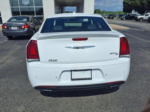 2018 Chrysler 300 S
