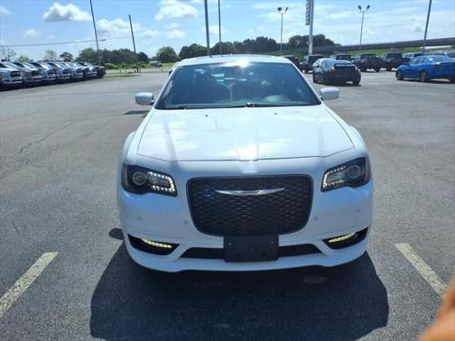 2018 Chrysler 300 S